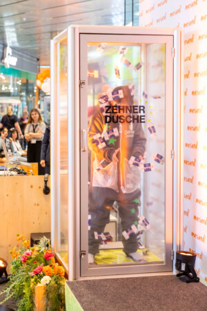 10 Jahre MAK Gutschein-Dusche